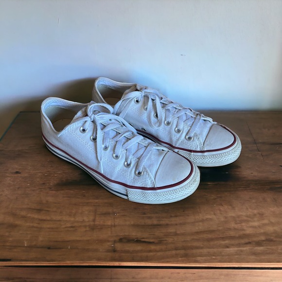 White Converse Chuck Taylor All Star Low Women's 9.5 Men's 7.5 - Picture 1 of 6